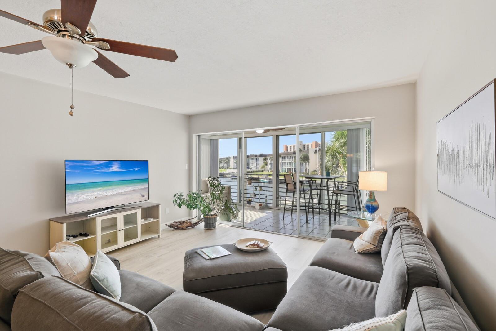 Image 6 of 37 For 4380 Exeter Drive H202