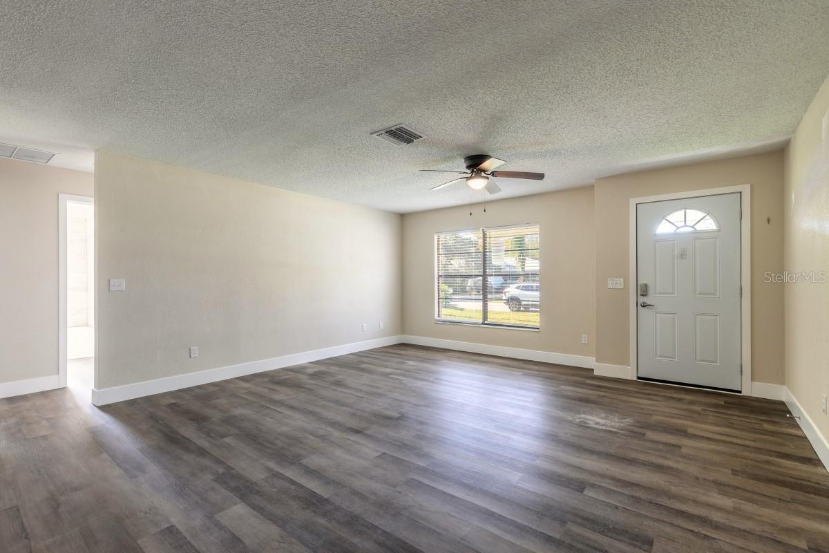 Image 2 of 12 For 2567 Fairmont Avenue