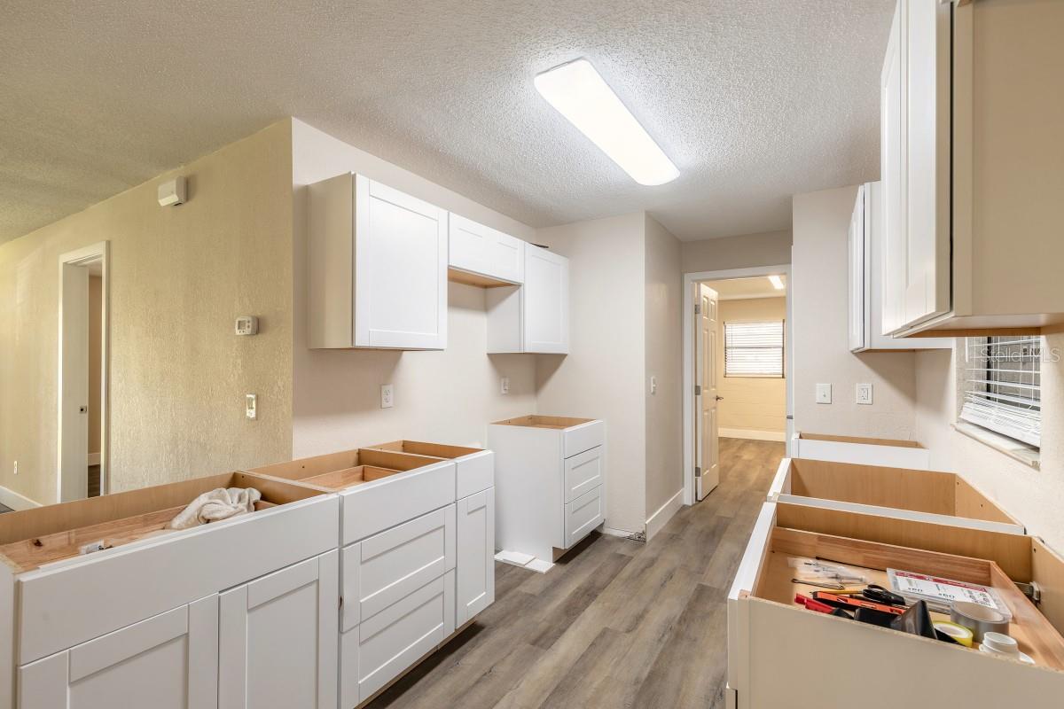 Image 5 of 12 For 2567 Fairmont Avenue