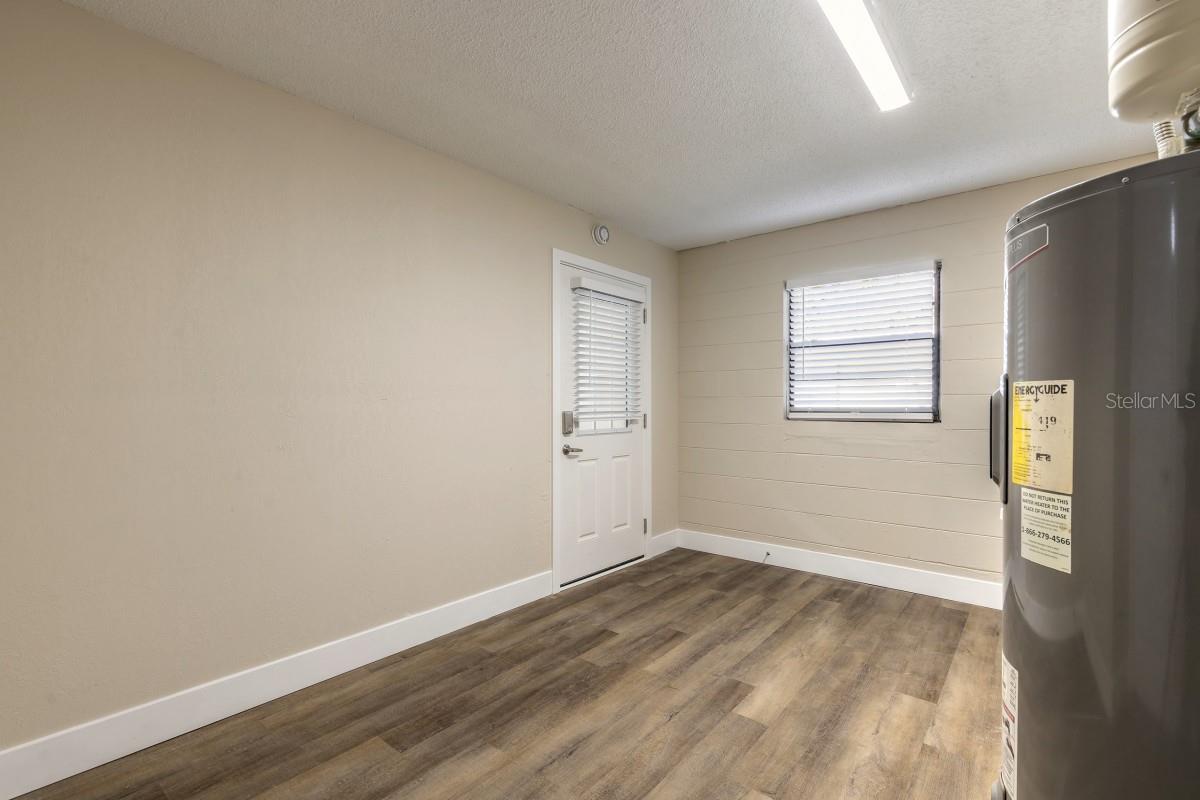 Image 6 of 12 For 2567 Fairmont Avenue