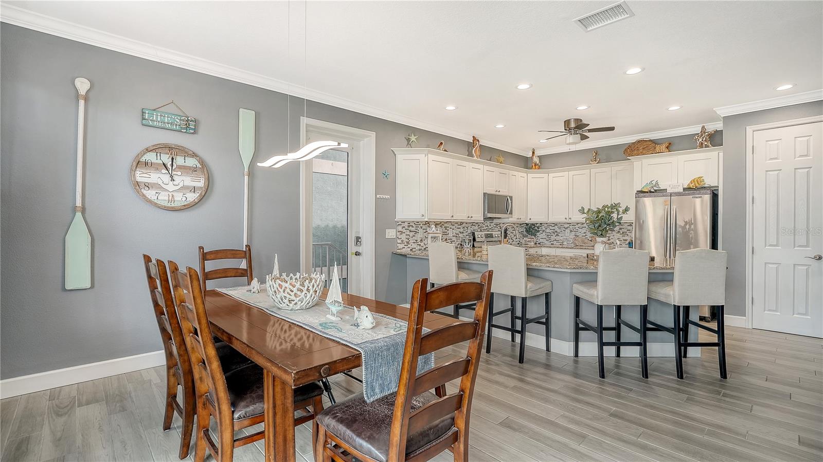 Image 14 of 54 For 2317 Avenue C  300