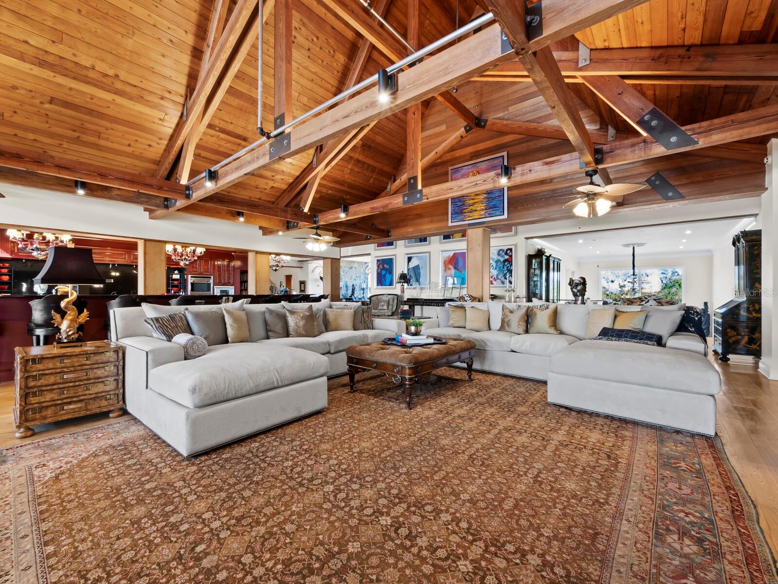 Listing photo id 9 for 6685 Gulf Of Mexico Drive