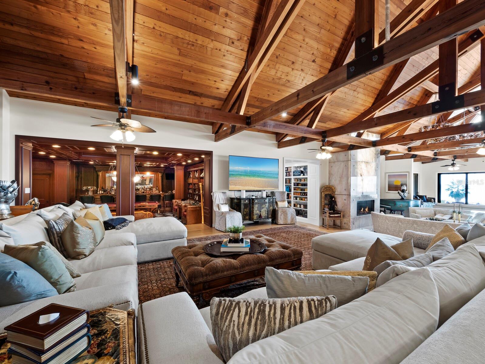 Listing photo id 10 for 6685 Gulf Of Mexico Drive