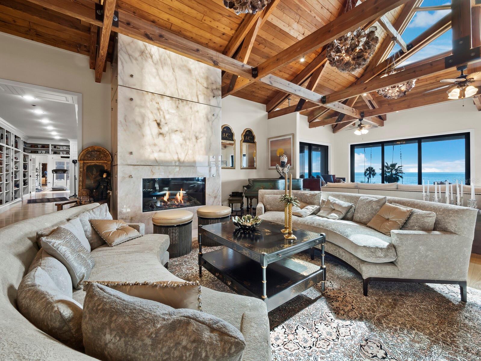 Listing photo id 17 for 6685 Gulf Of Mexico Drive