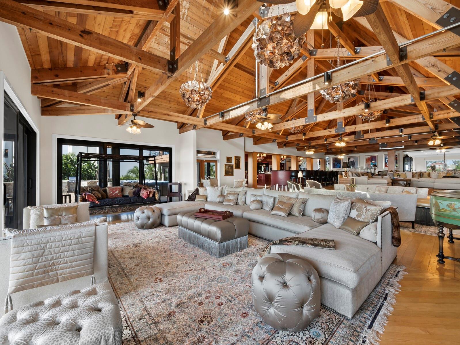 Listing photo id 21 for 6685 Gulf Of Mexico Drive