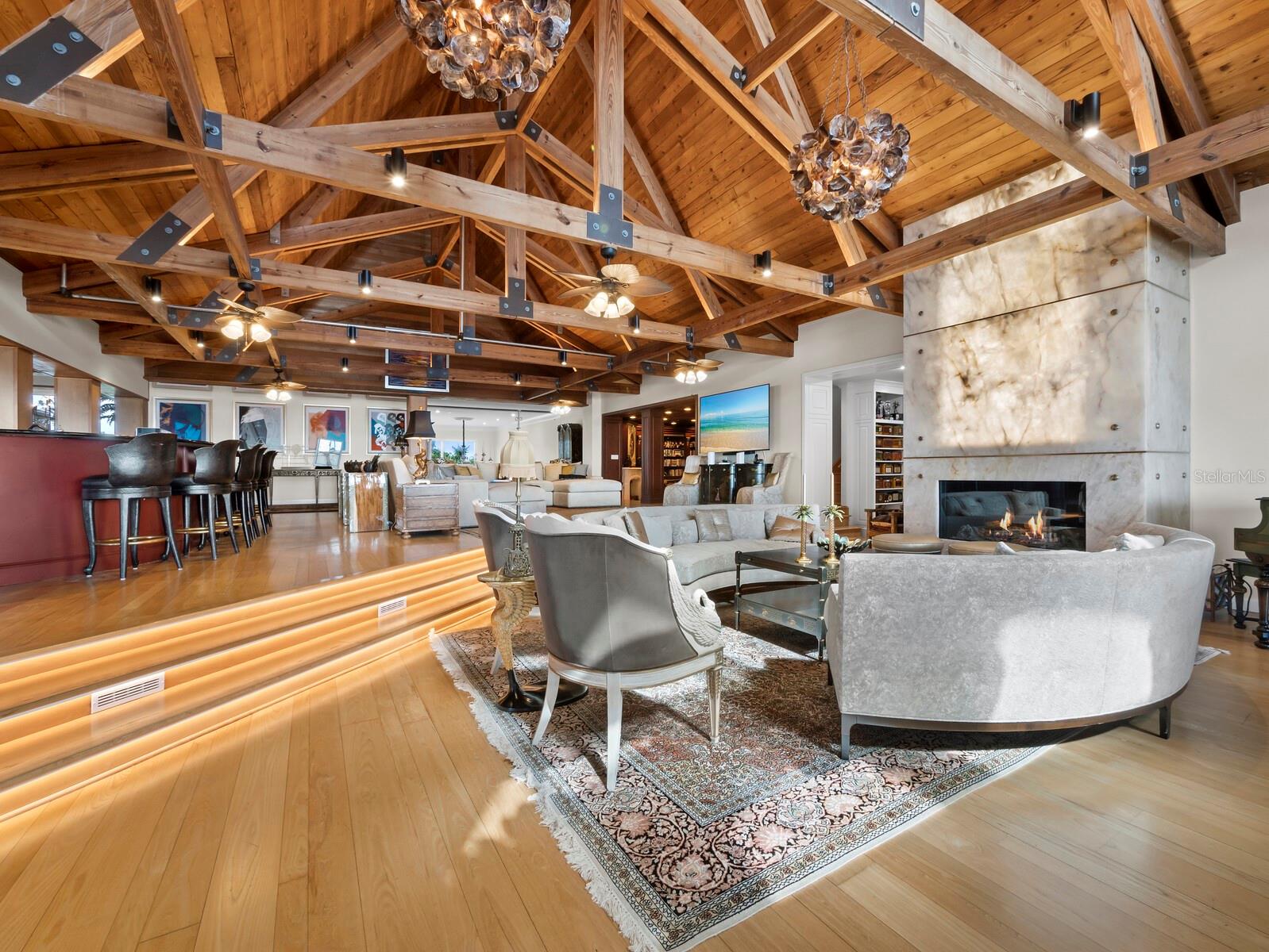 Listing photo id 22 for 6685 Gulf Of Mexico Drive