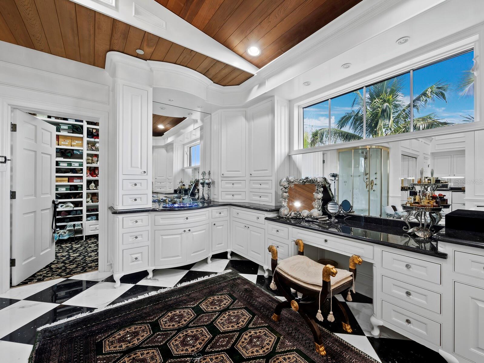 Listing photo id 33 for 6685 Gulf Of Mexico Drive