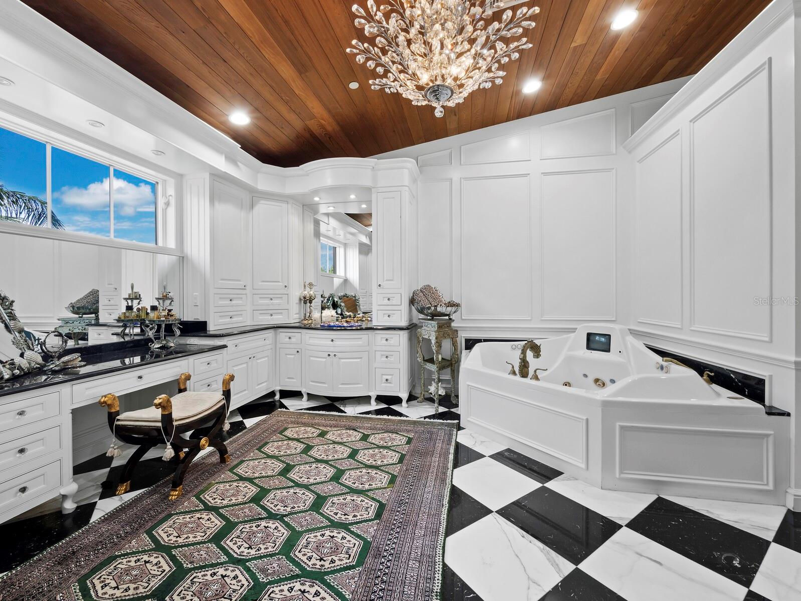 Listing photo id 34 for 6685 Gulf Of Mexico Drive