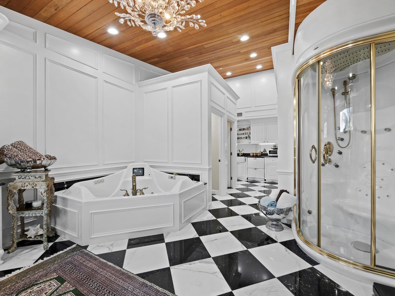 Listing photo id 35 for 6685 Gulf Of Mexico Drive