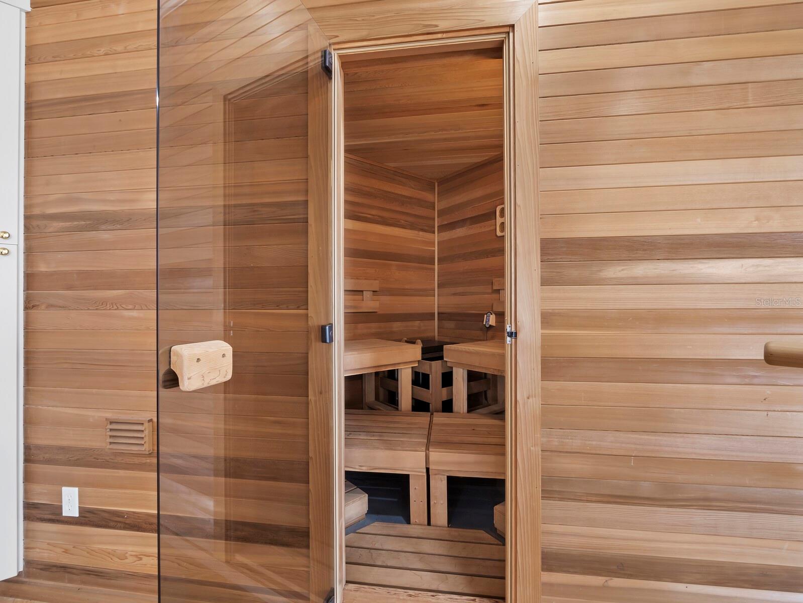 Listing photo id 41 for 6685 Gulf Of Mexico Drive