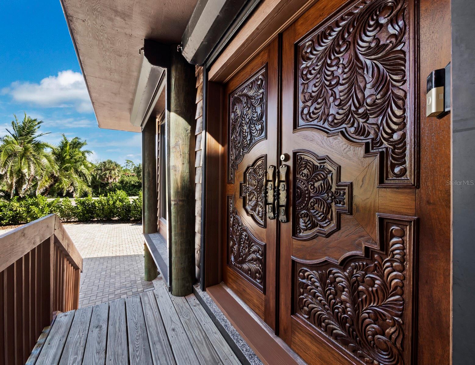 Listing photo id 4 for 6685 Gulf Of Mexico Drive