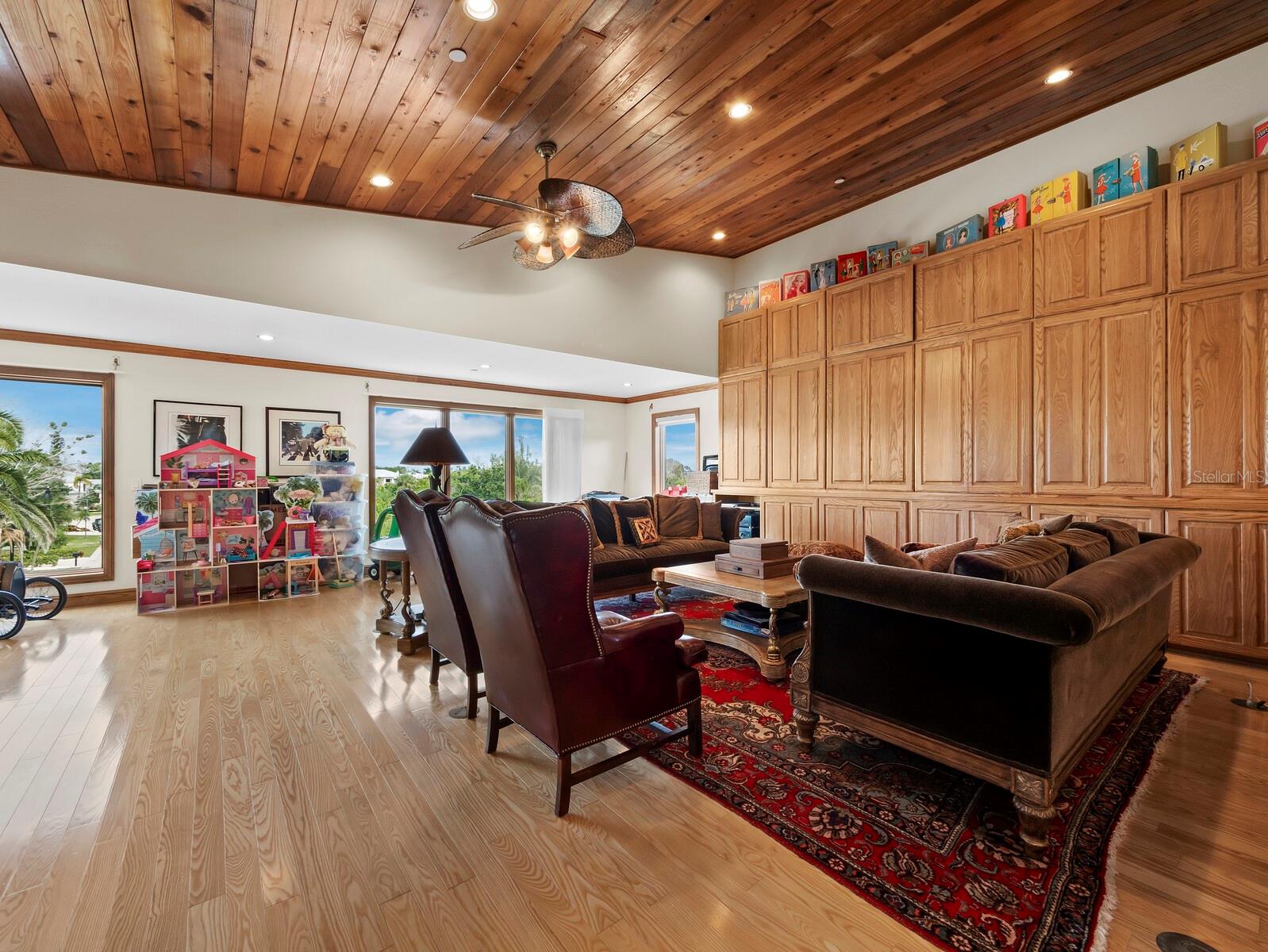 Listing photo id 62 for 6685 Gulf Of Mexico Drive