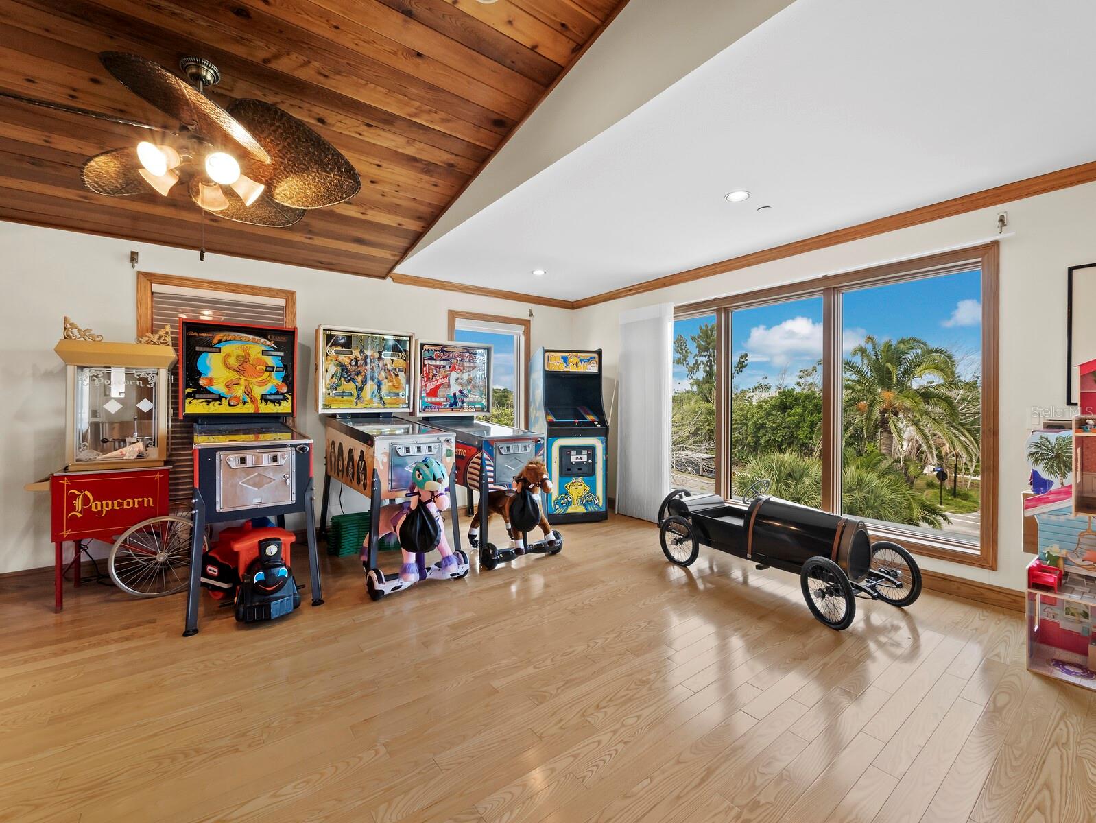 Listing photo id 63 for 6685 Gulf Of Mexico Drive