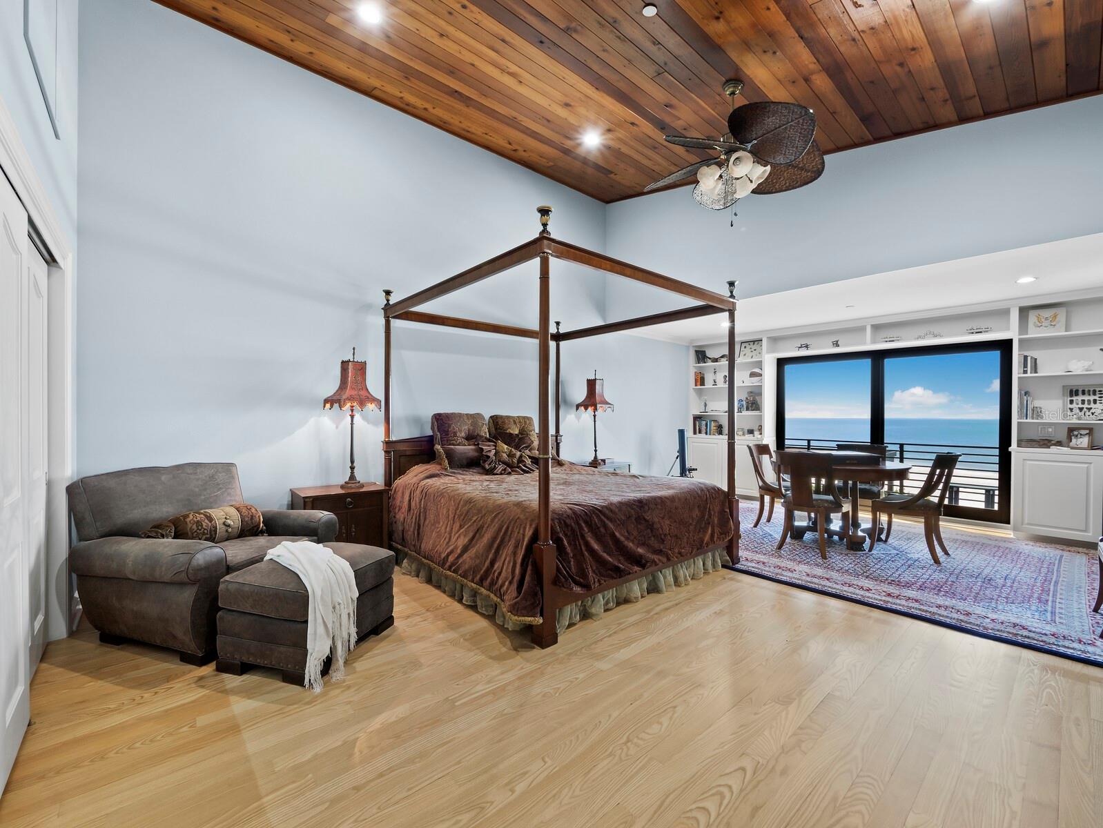 Listing photo id 73 for 6685 Gulf Of Mexico Drive