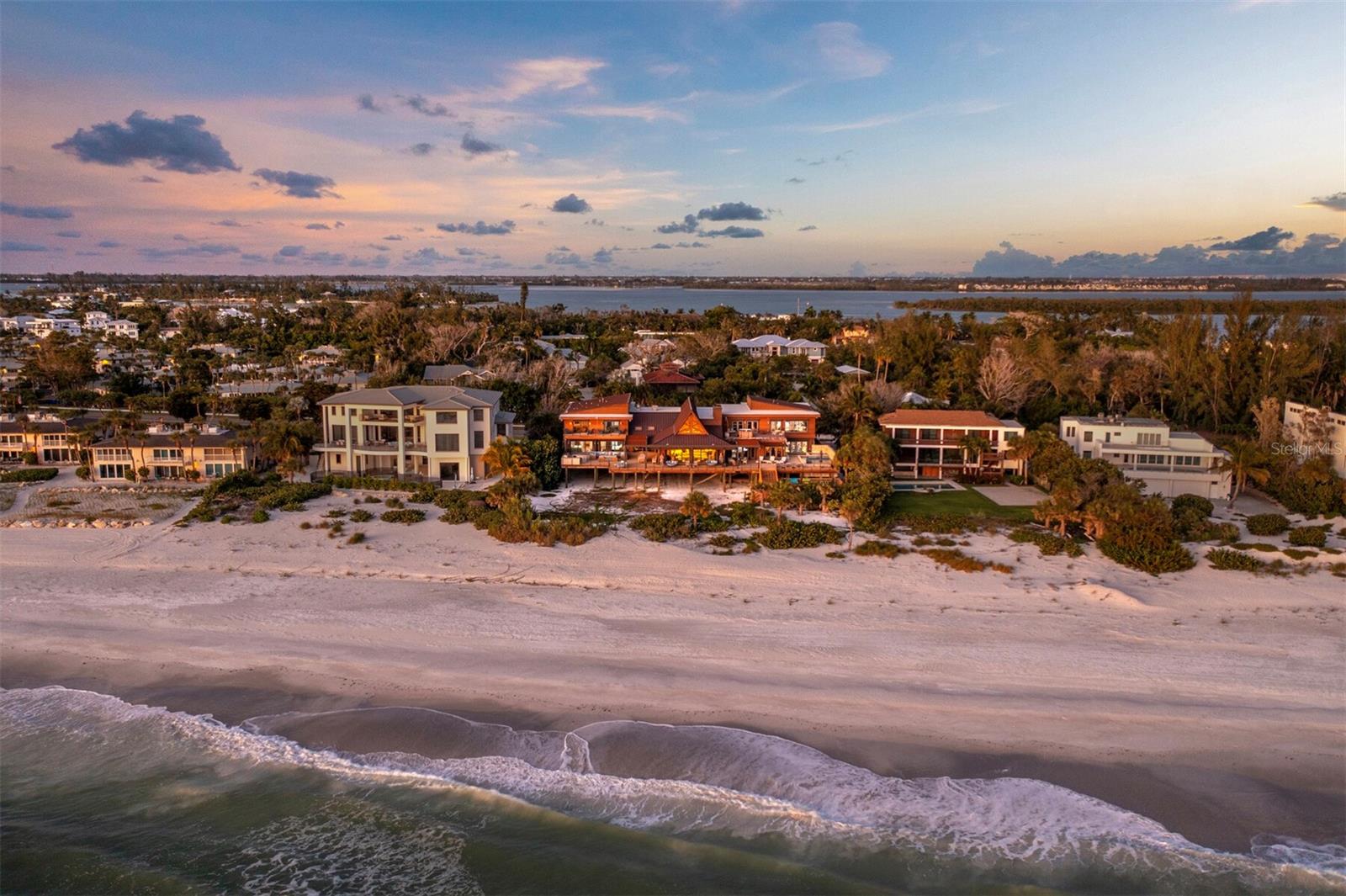 Listing photo id 80 for 6685 Gulf Of Mexico Drive