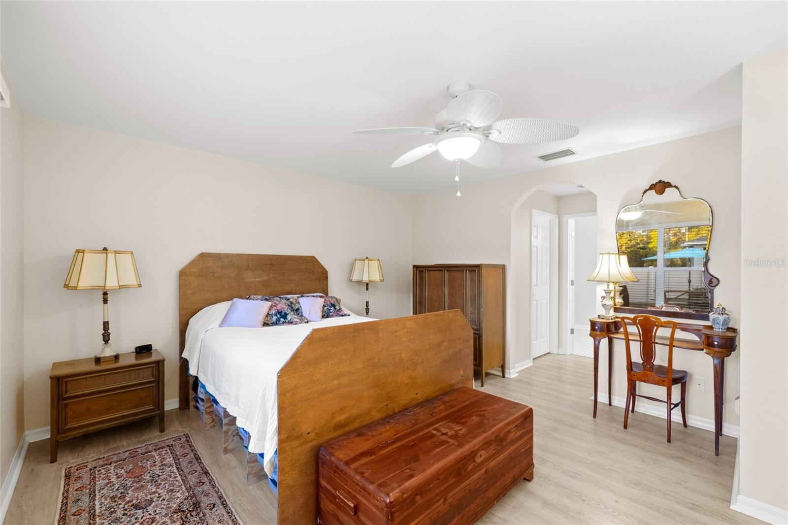 Image 16 of 37 For 5262 Rhapsody Avenue