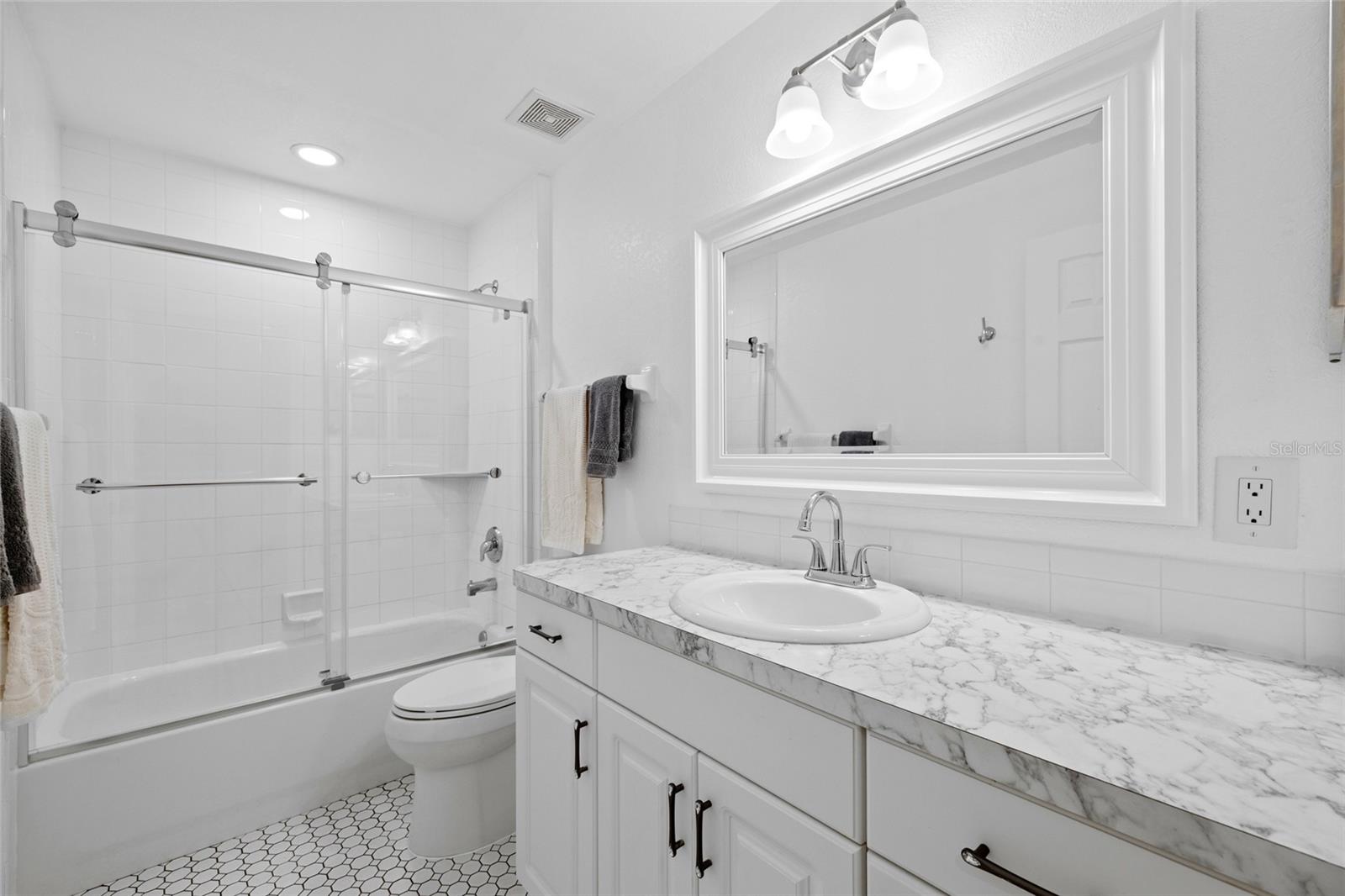 Image 23 of 37 For 5262 Rhapsody Avenue