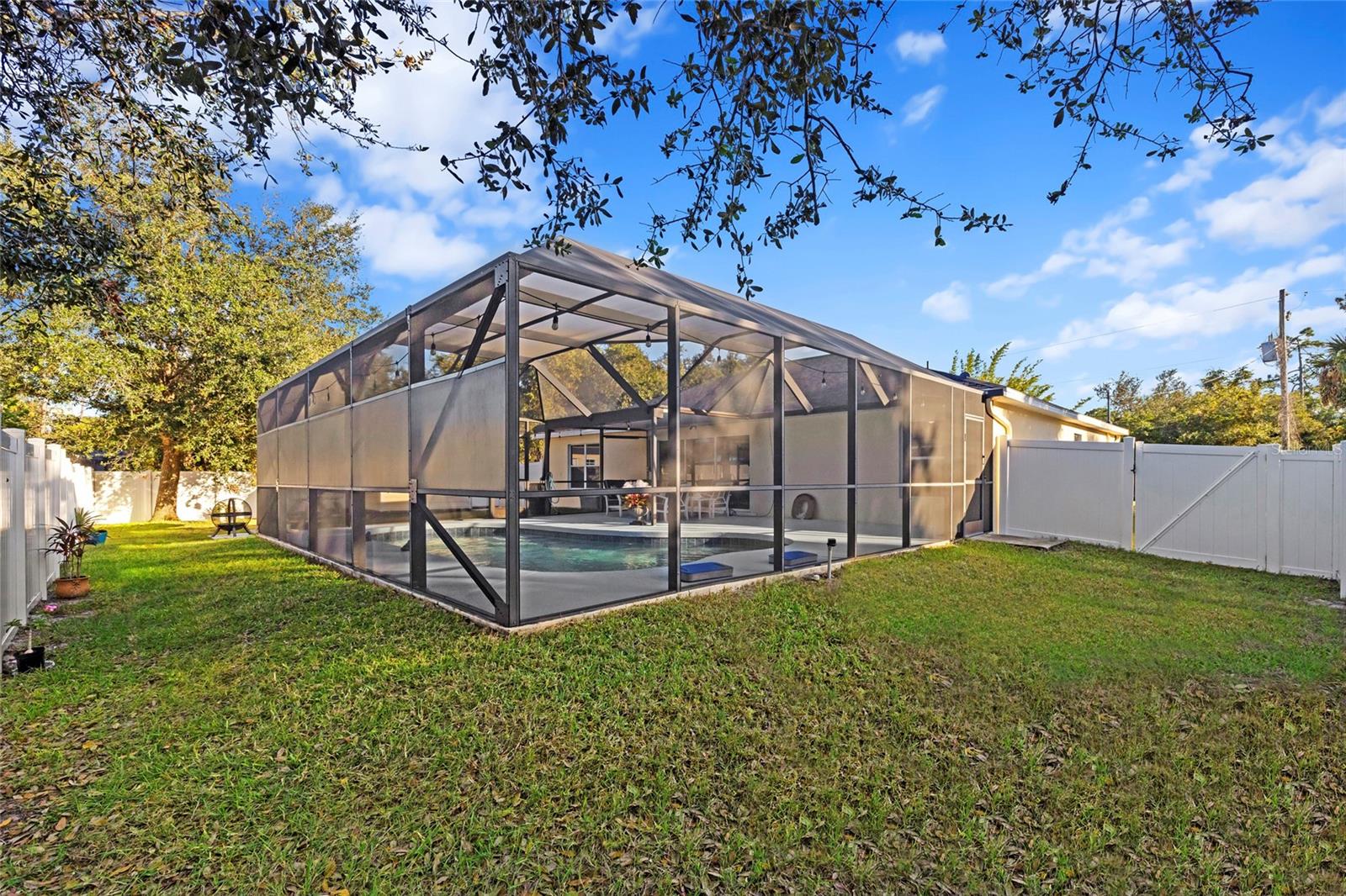 Image 32 of 37 For 5262 Rhapsody Avenue