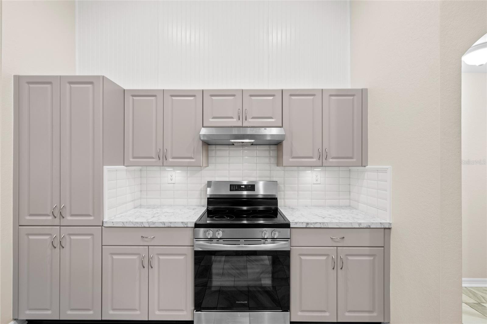 Image 8 of 37 For 5262 Rhapsody Avenue