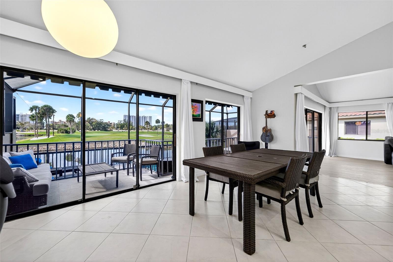 Image 11 of 38 For 2323 Harbour Oaks Drive