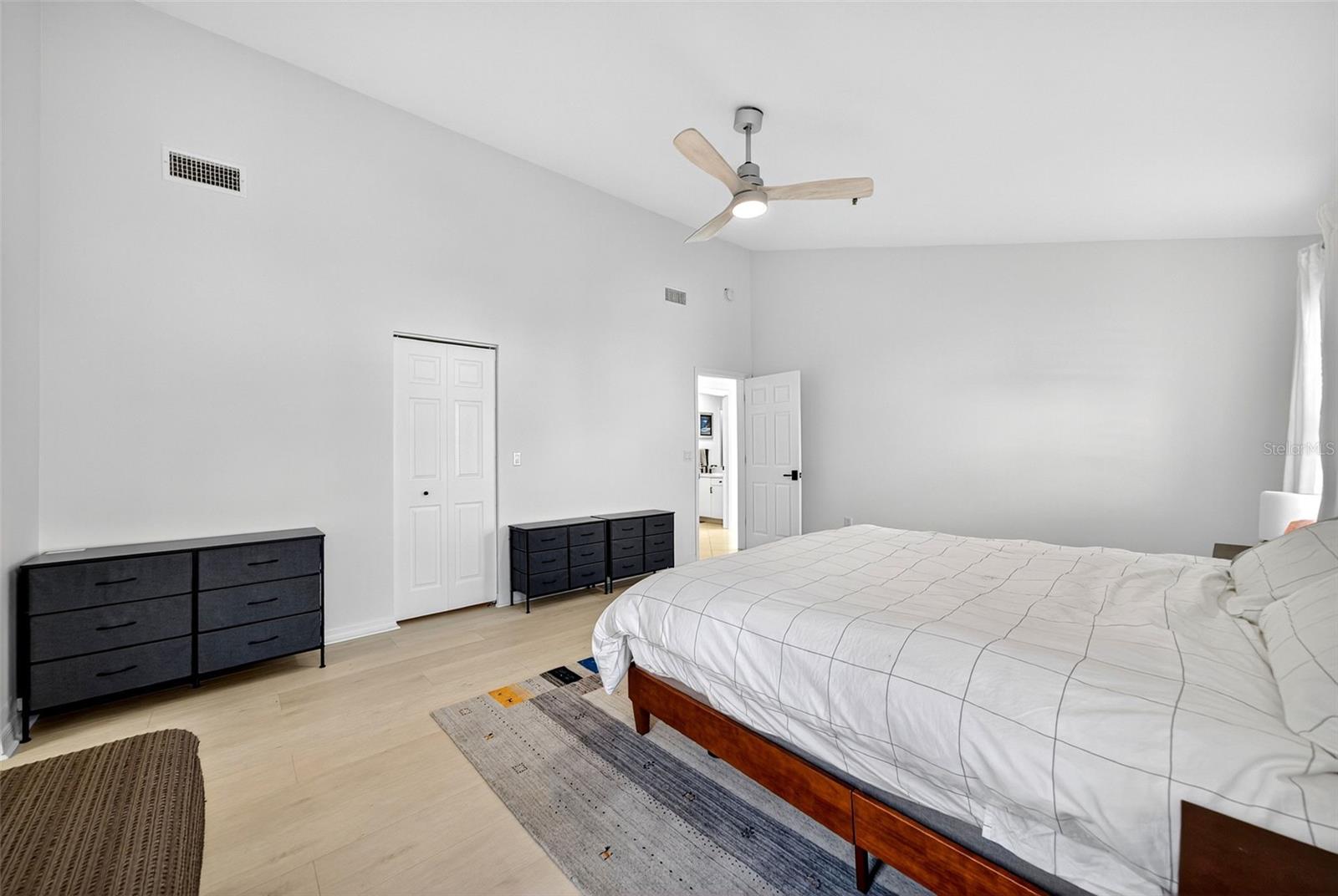 Image 18 of 38 For 2323 Harbour Oaks Drive