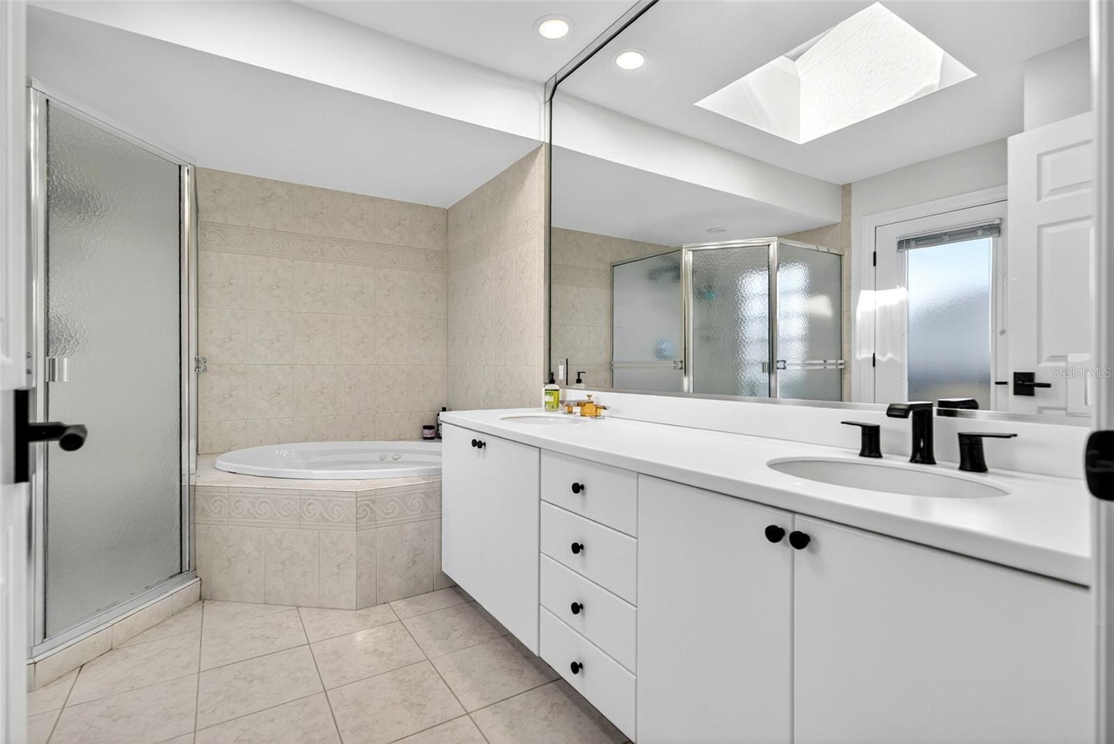 Image 19 of 38 For 2323 Harbour Oaks Drive