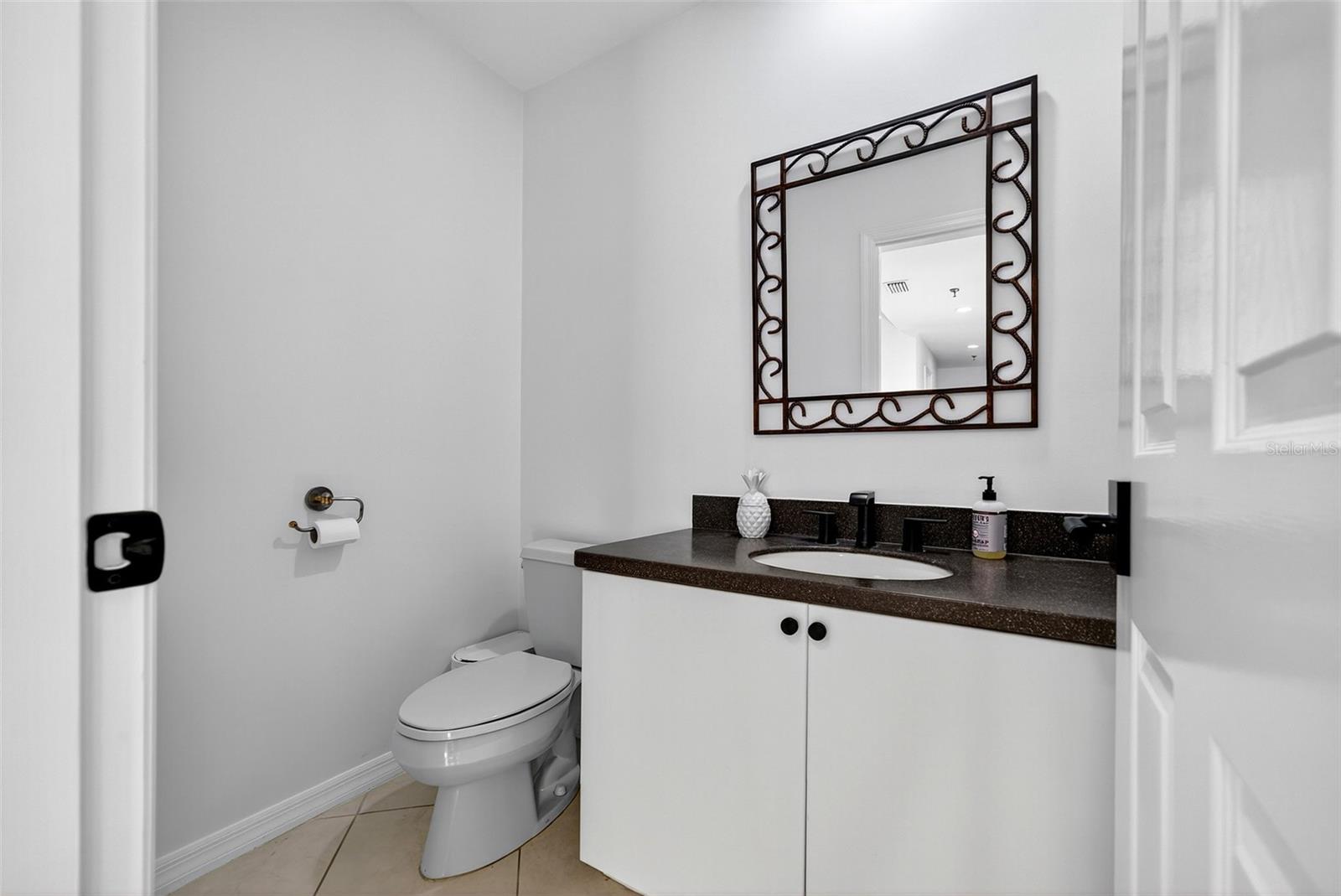 Image 24 of 38 For 2323 Harbour Oaks Drive