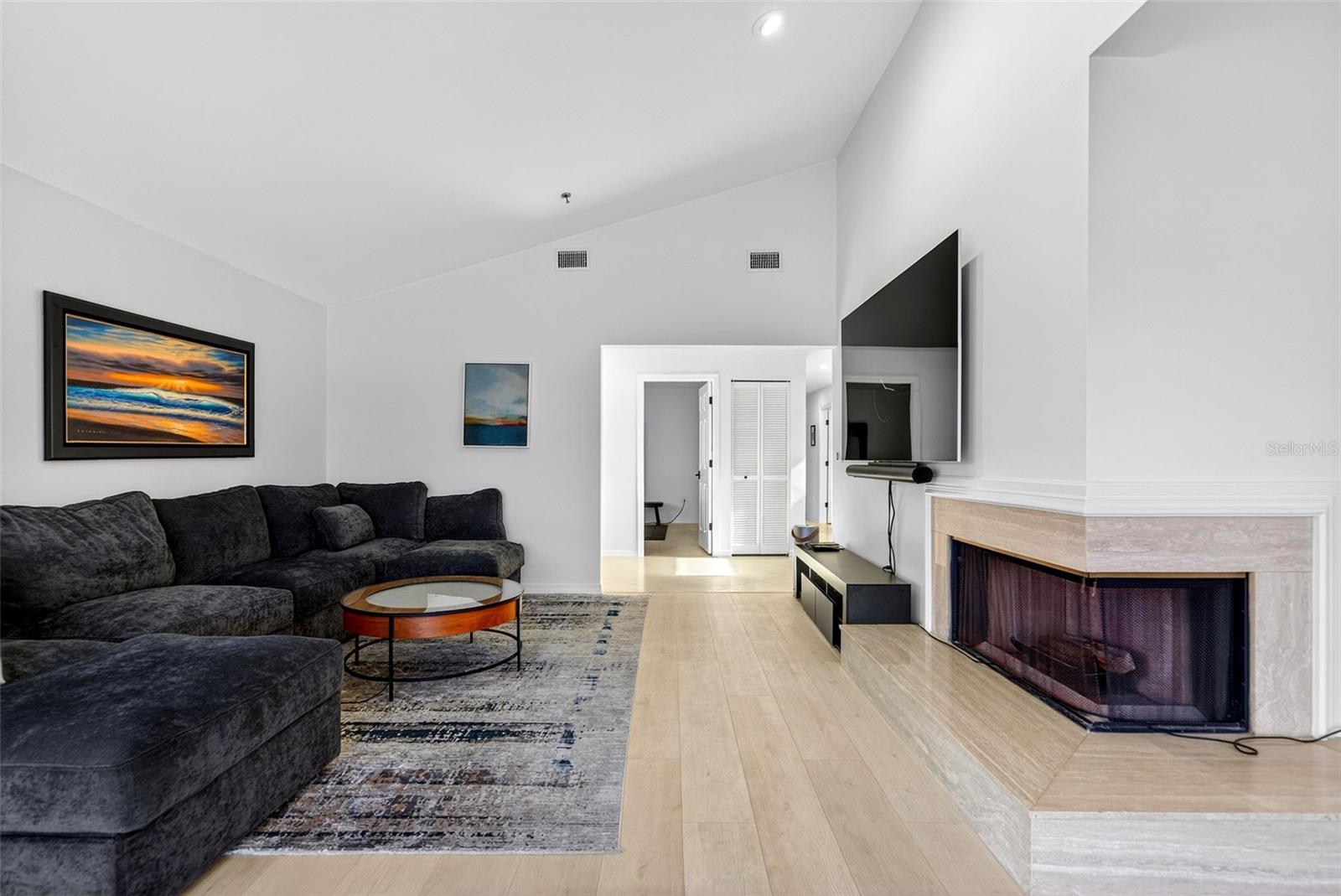 Image 5 of 38 For 2323 Harbour Oaks Drive