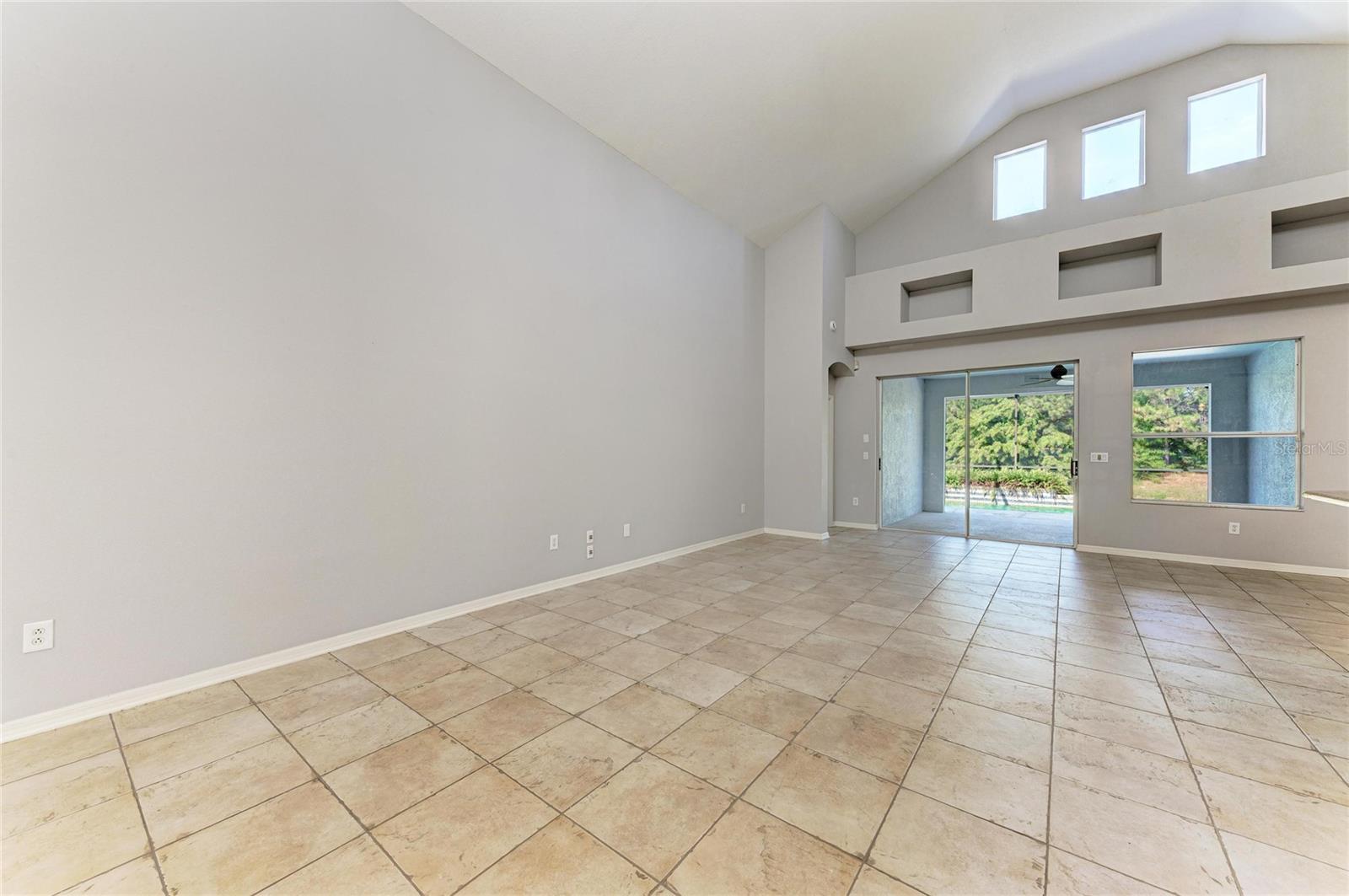 Image 19 of 56 For 7114 Cromwell Park Lane