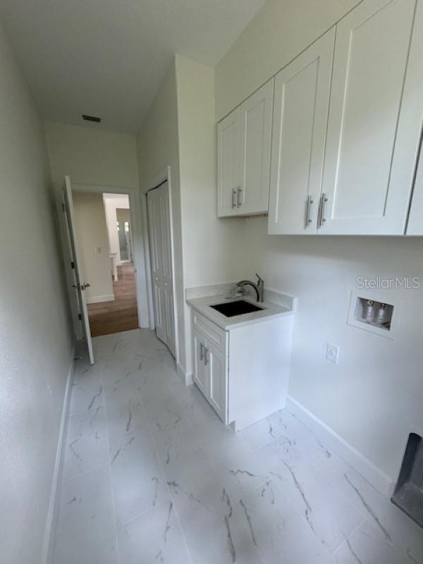 Listing photo id 9 for 14390 Maddock Avenue