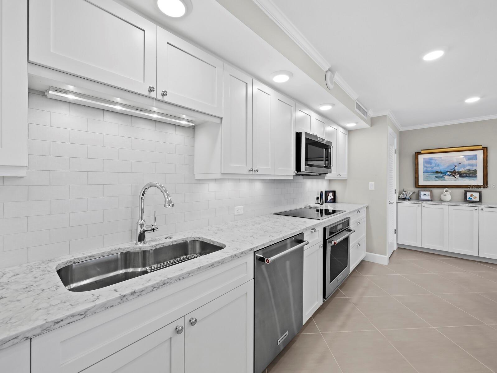 Image 14 of 43 For 2301 Gulf Of Mexico Drive 101n