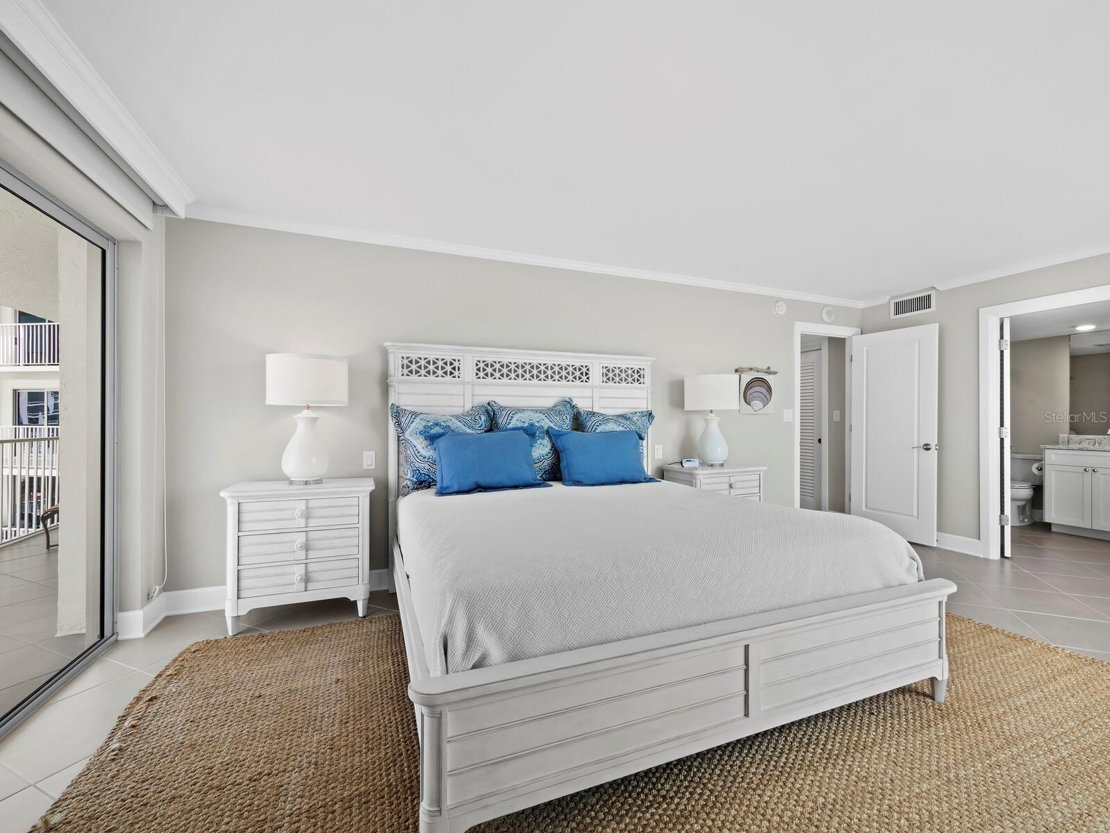 Image 22 of 43 For 2301 Gulf Of Mexico Drive 101n