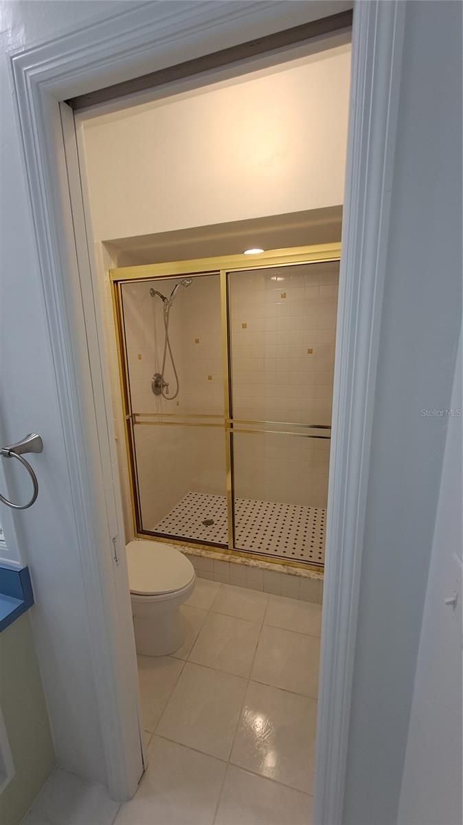 Image 11 of 17 For 16 Golf View Drive