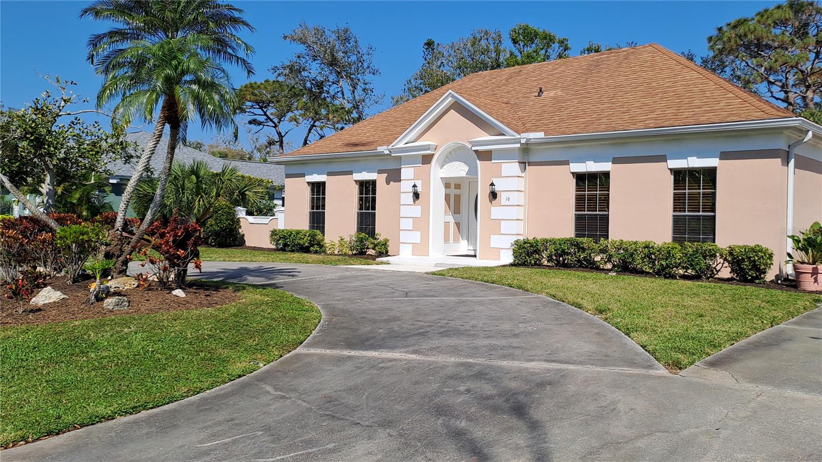 Image 12 of 17 For 16 Golf View Drive