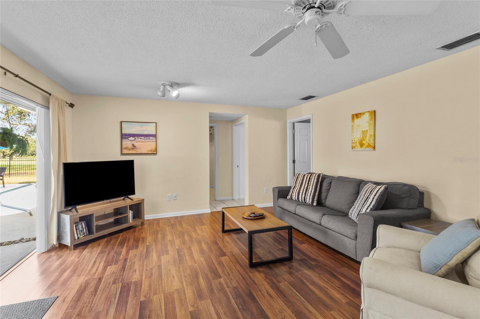 Image 27 of 46 For 433 Whitfield Avenue