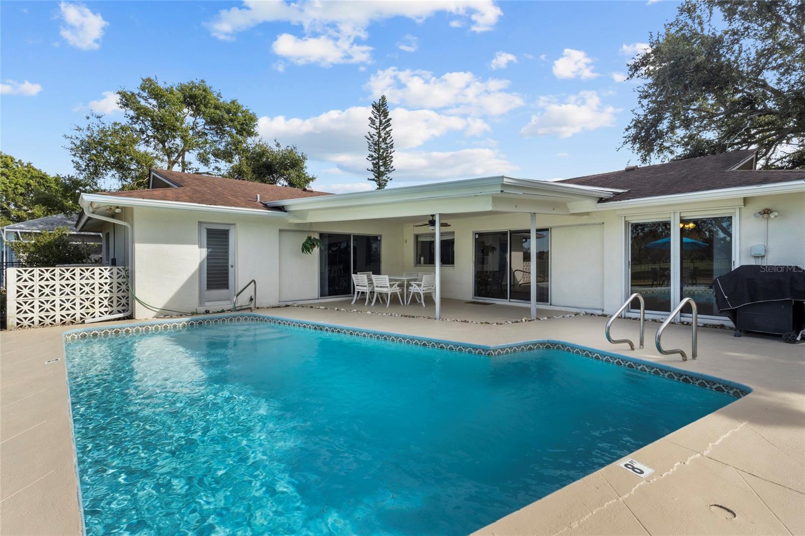 Image 38 of 46 For 433 Whitfield Avenue