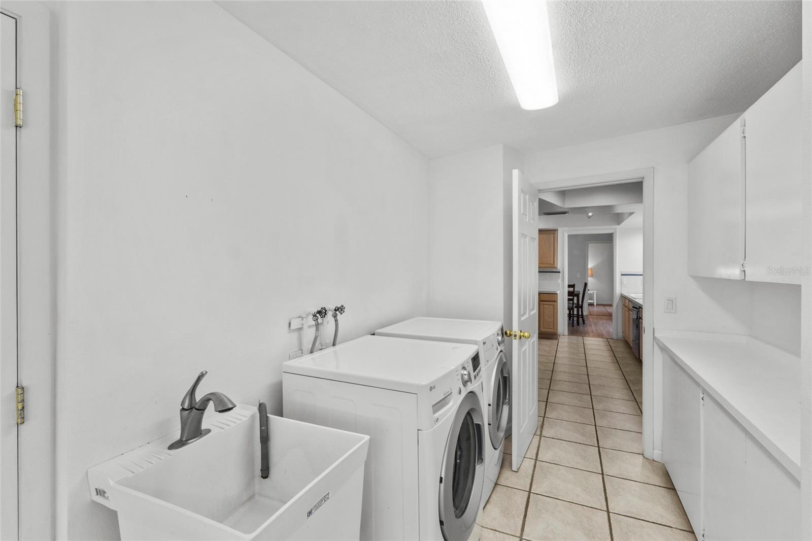 Image 39 of 46 For 433 Whitfield Avenue