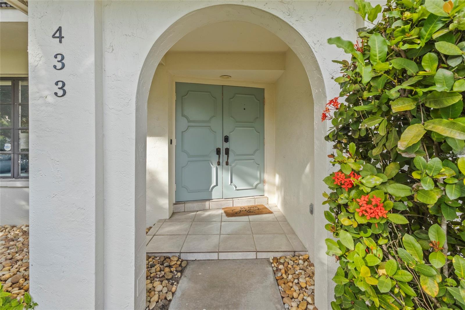 Image 5 of 46 For 433 Whitfield Avenue