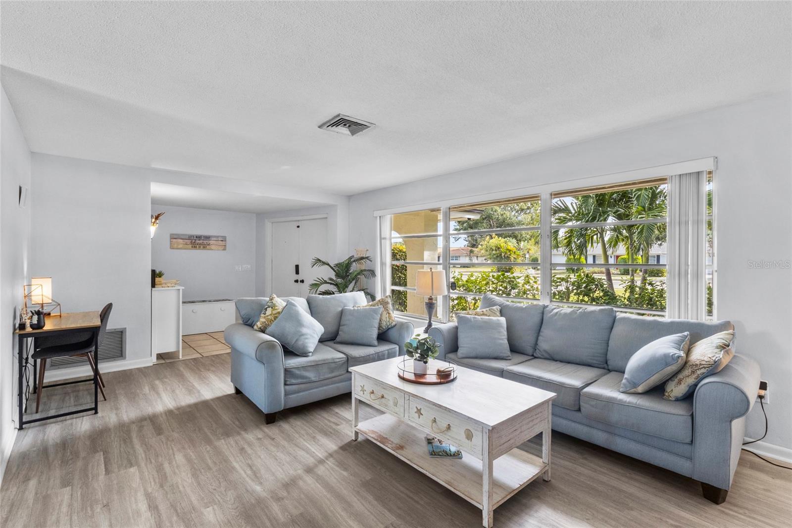 Image 9 of 46 For 433 Whitfield Avenue