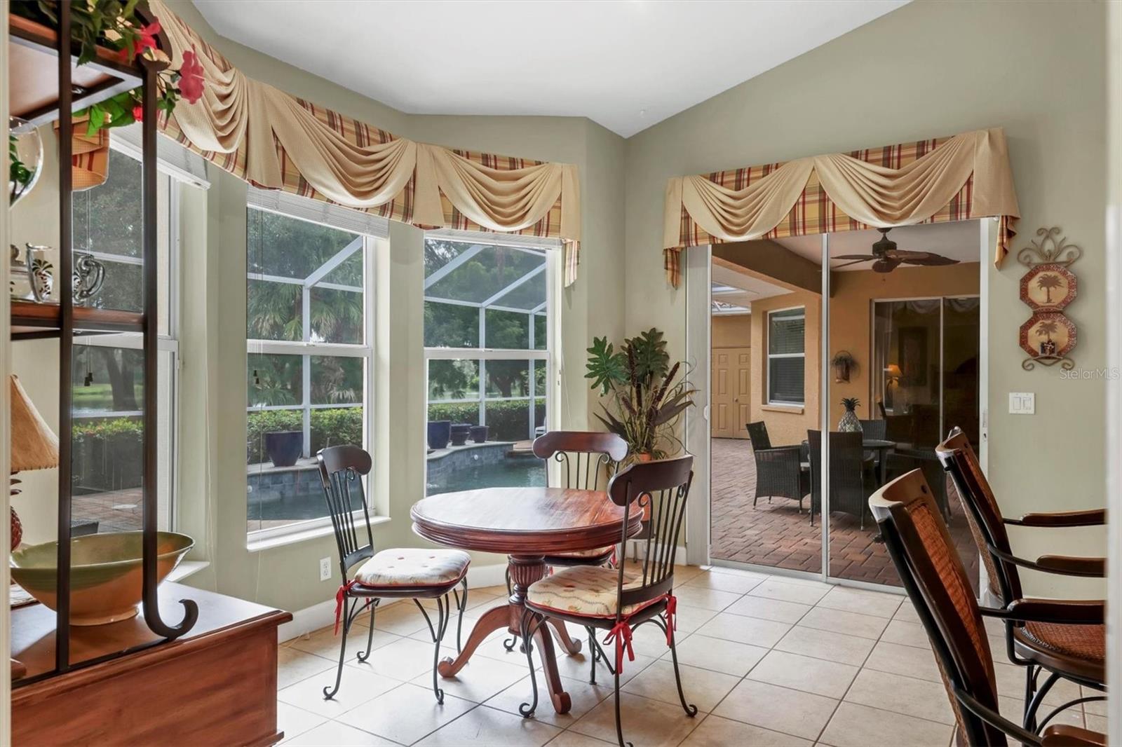 Image 19 of 63 For 2374 Little Country Road