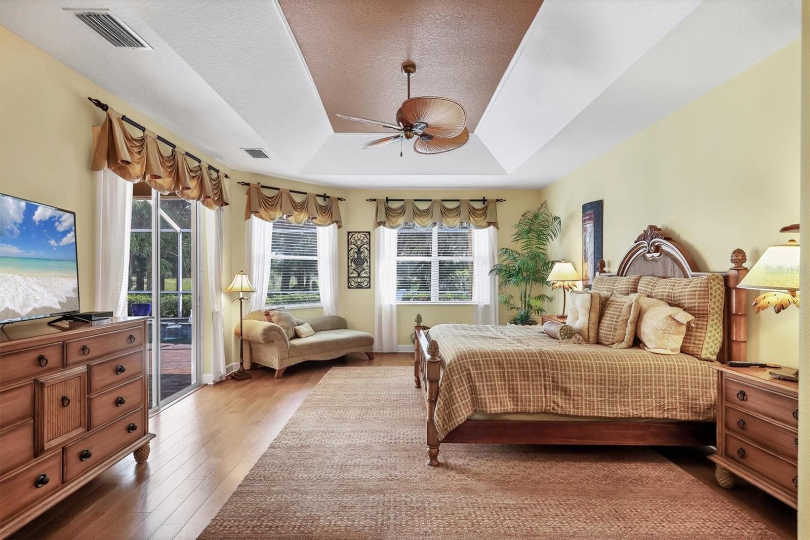 Image 20 of 63 For 2374 Little Country Road