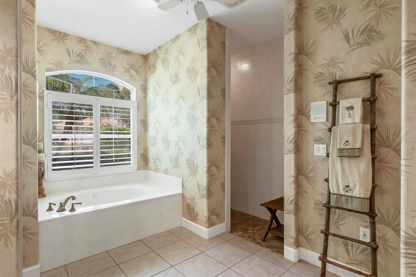 Image 25 of 63 For 2374 Little Country Road