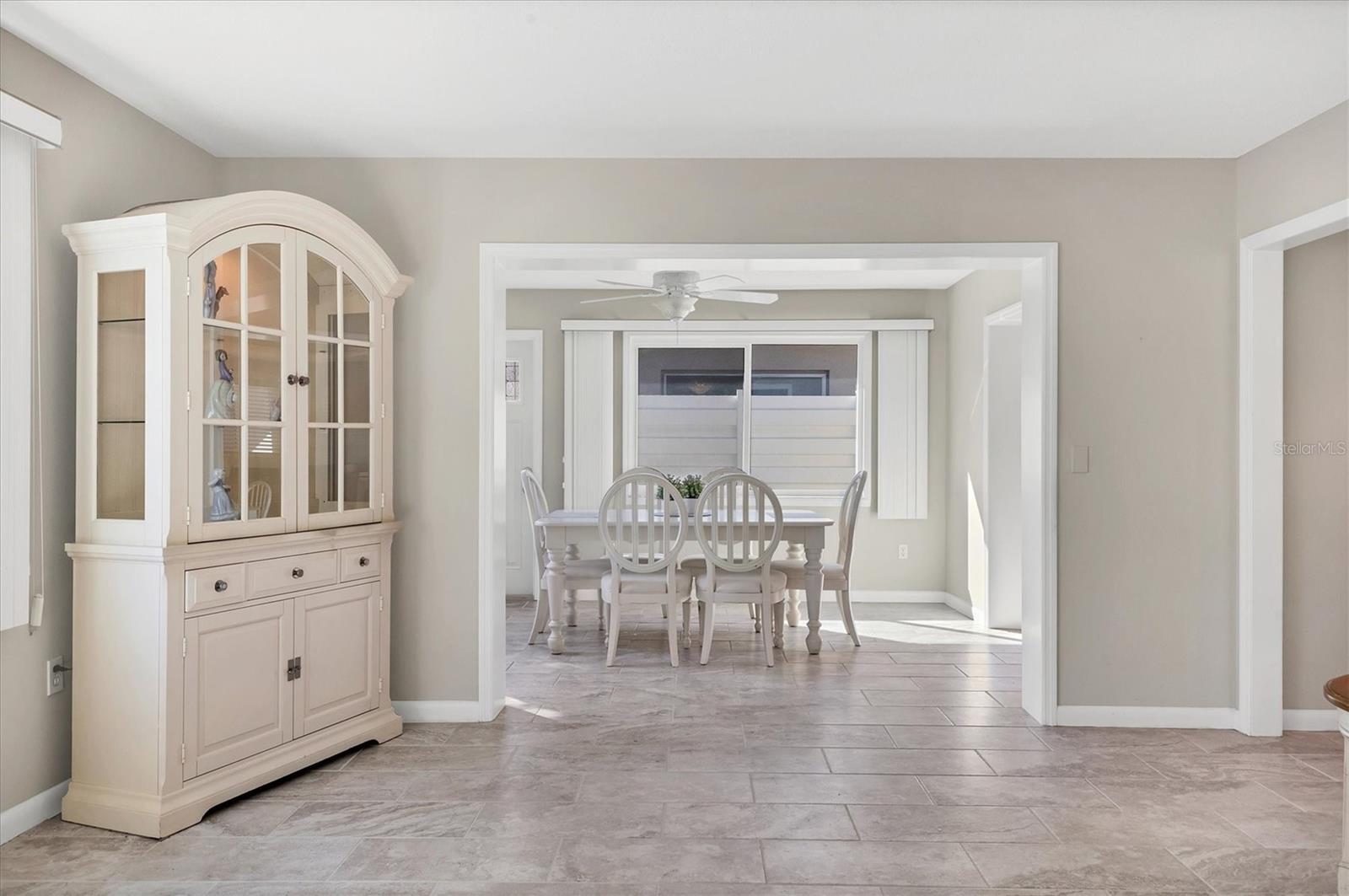 Image 11 of 38 For 26 Strathmore Boulevard