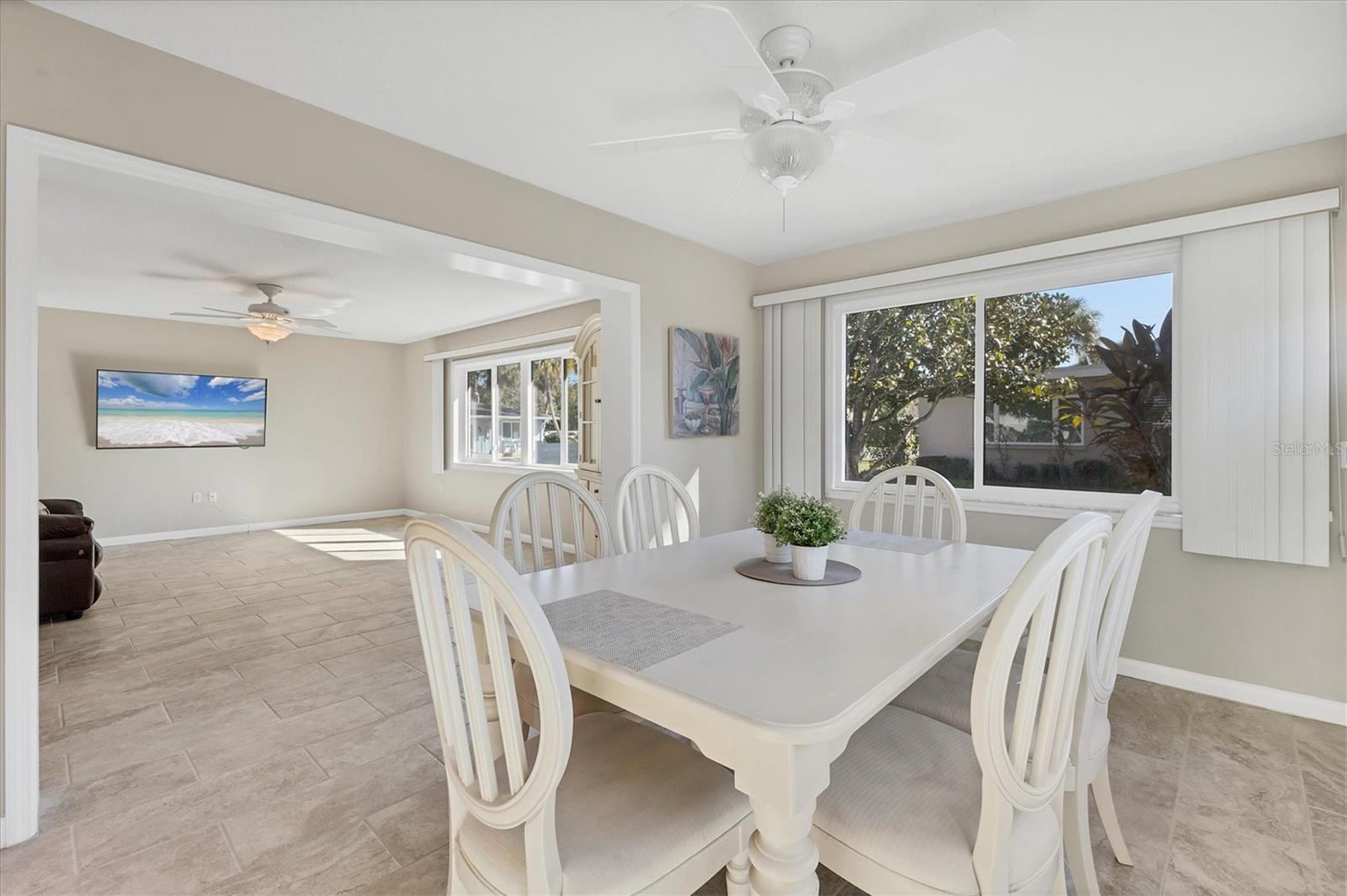 Image 18 of 38 For 26 Strathmore Boulevard