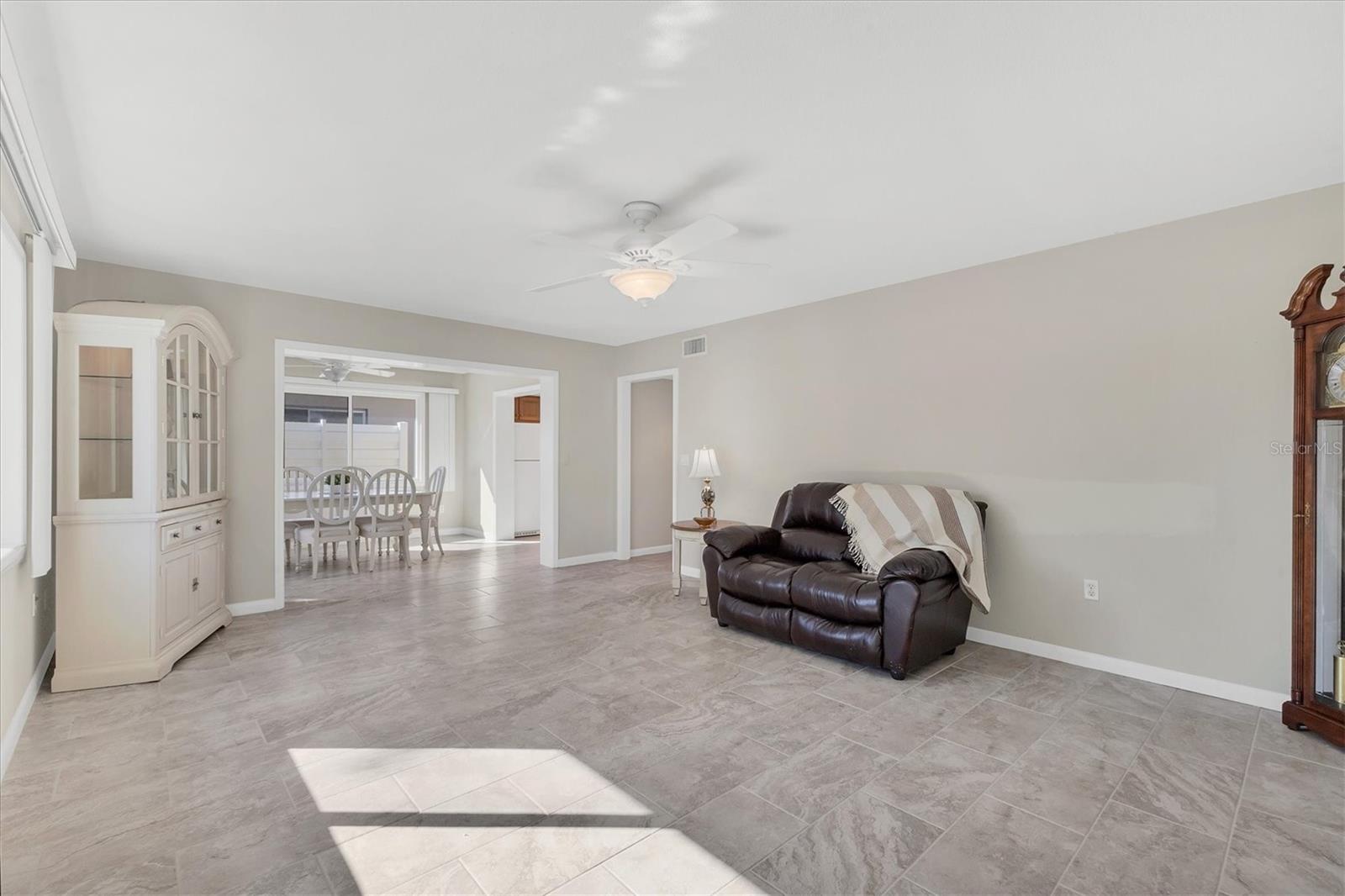 Image 9 of 38 For 26 Strathmore Boulevard