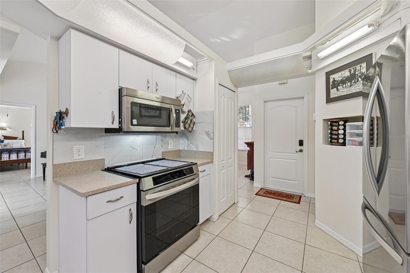 Image 11 of 34 For 561 Viridian Street