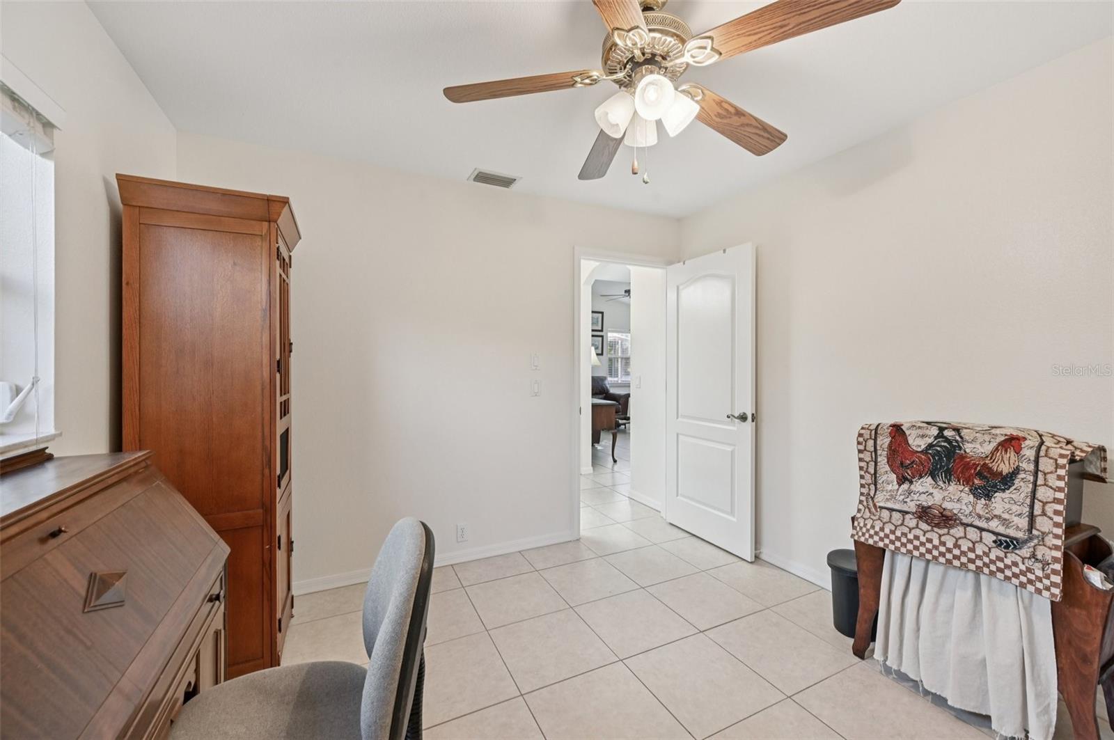 Image 18 of 34 For 561 Viridian Street