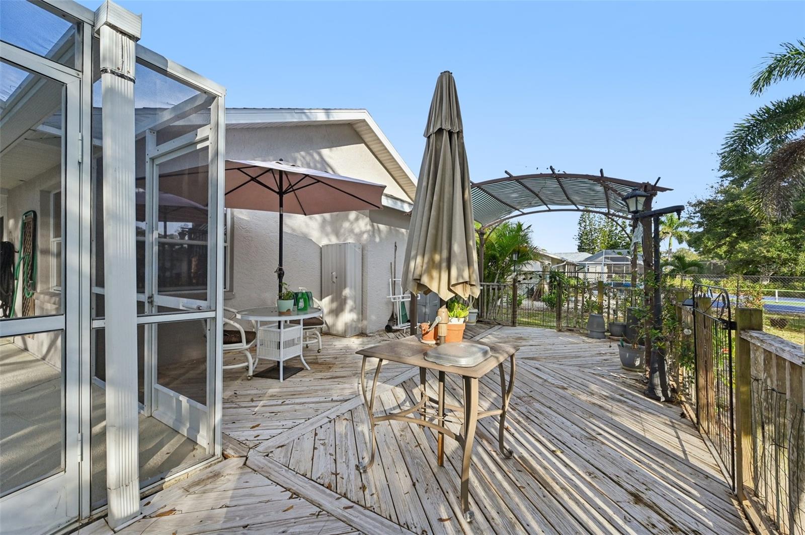 Image 24 of 34 For 561 Viridian Street