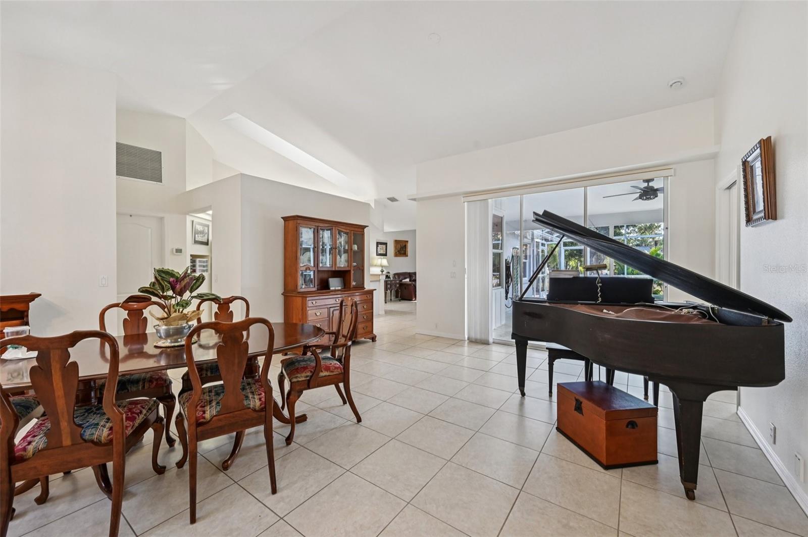 Image 5 of 34 For 561 Viridian Street