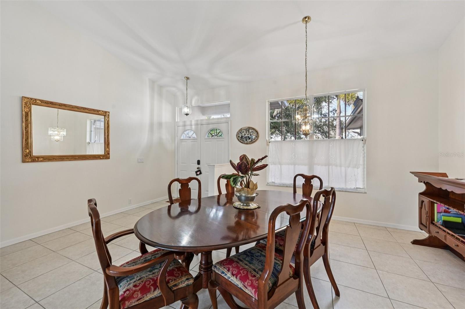 Image 7 of 34 For 561 Viridian Street